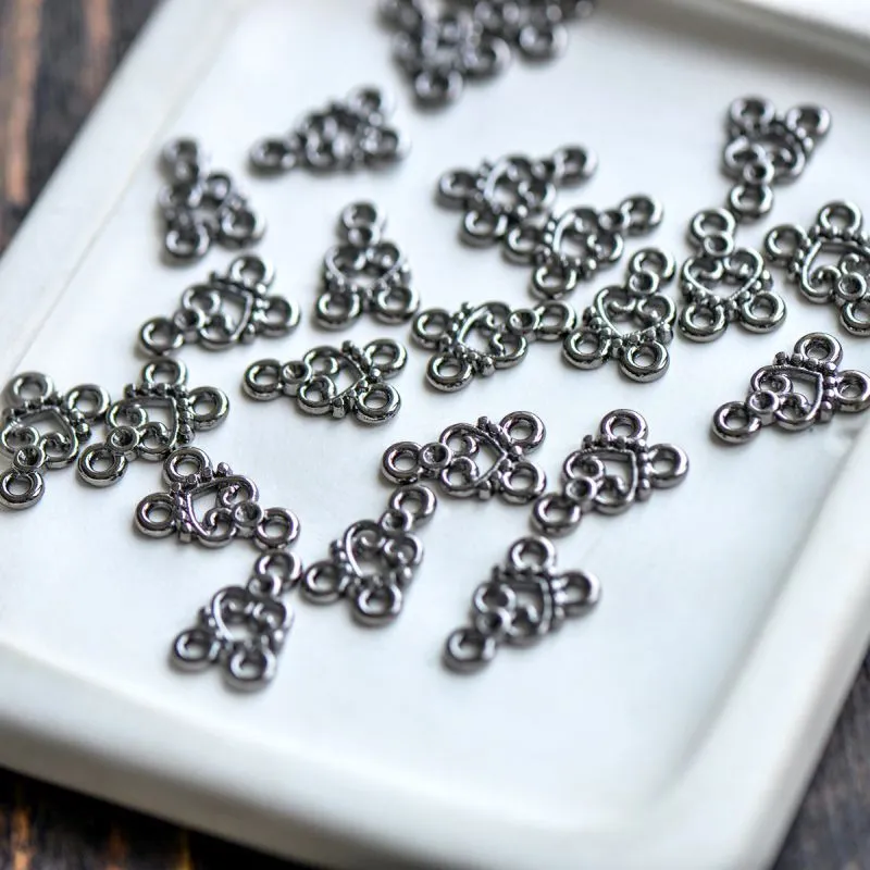 коннектор "сердечко", цвет черный, 15х11х2 мм