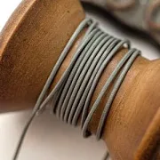 Шнур кожаный, цвет серый, диаметр 1 мм